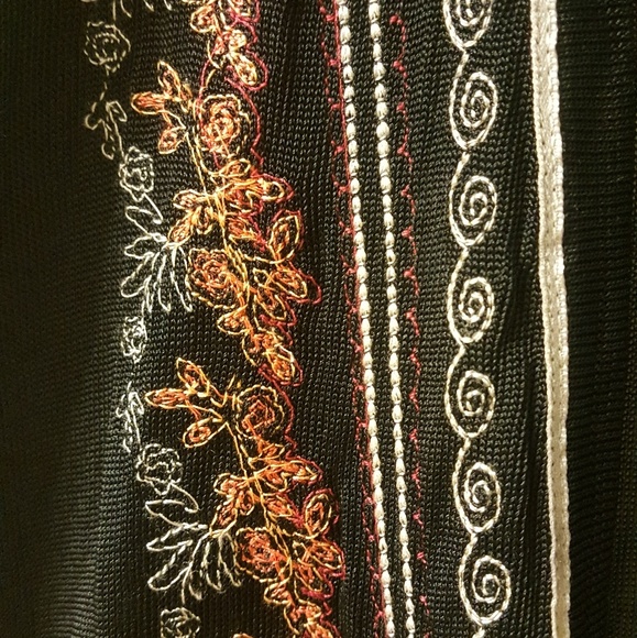 Kenneth Cole Floral Shrug - Picture 4 of 4